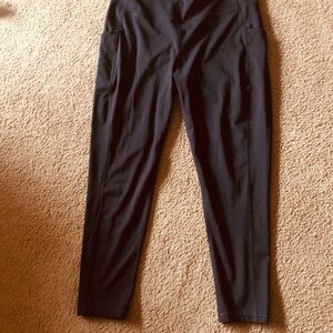 Black Athletic Leggings tek  gear 1x.  no fading side pocket for phone